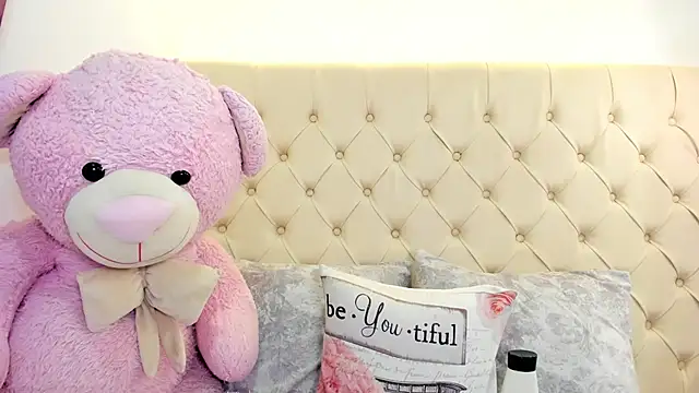 Snapshot of paula_amira chatting on 04.12.26 paula amira online show from 04.12.26