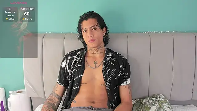 Snapshot of Damian_Romanoff chatting on 04.14.26 Damian Romanoff online show from 04.14.26