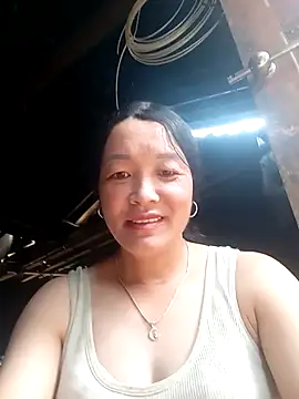 Snapshot of vanlucky2 chatting on 04.14.26 vanlucky2 online show from 04.14.26