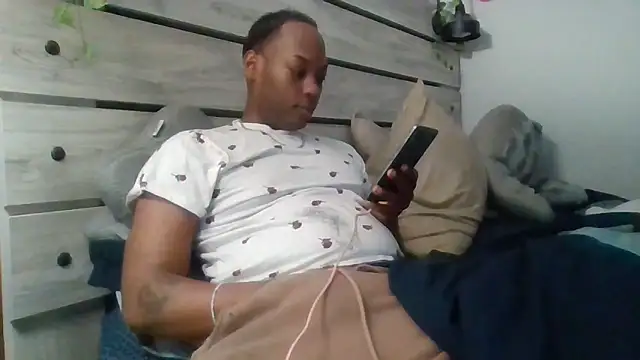Snapshot of zdaddymm chatting on 05.19.26 zdaddymm online show from 05.19.26