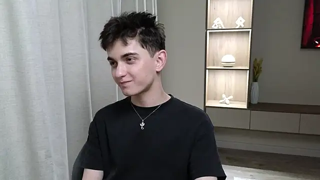 Snapshot of alexander_18_xxl chatting on 06.23.26 alexander 18 xxl online show from 06.23.26