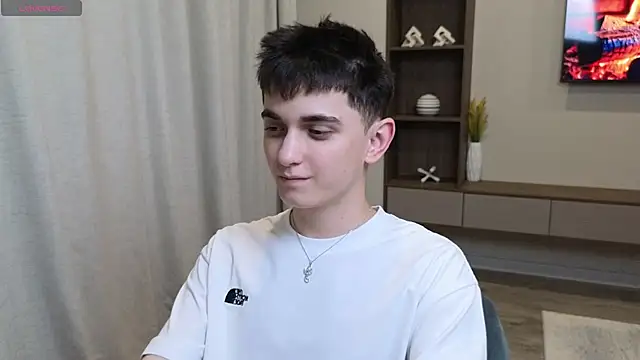 Snapshot of alexander_18_xxl chatting on 07.22.26 alexander 18 xxl online show from 07.22.26