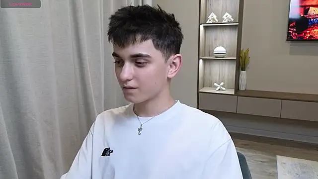Snapshot of alexander_18_xxl chatting on 07.25.26 alexander 18 xxl online show from 07.25.26