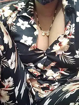 Snapshot of sexy_payal_hot chatting on 04.15.26 sexy payal hot online show from 04.15.26