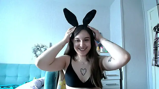 Snapshot of RiannaBrown chatting on 05.25.26 RiannaBrown online show from 05.25.26
