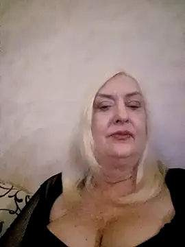 Snapshot of Julia20X chatting on 04.15.26 Julia20X online show from 04.15.26