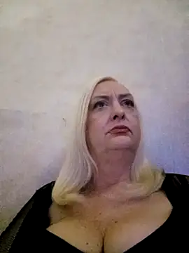 Snapshot of Julia20X chatting on 04.23.26 Julia20X online show from 04.23.26