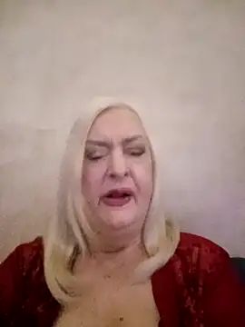 Snapshot of Julia20X chatting on 04.28.26 Julia20X online show from 04.28.26