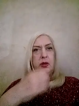 Snapshot of Julia20X chatting on 04.28.26 Julia20X online show from 04.28.26
