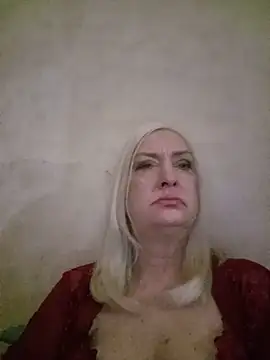 Snapshot of Julia20X chatting on 05.17.26 Julia20X online show from 05.17.26