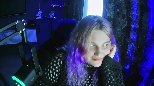 Snapshot of Sweet_Squirrel_ chatting on 04.10.26 Sweet Squirrel online show from 04.10.26