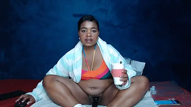Snapshot of CaramelBaddie16 chatting on 06.05.26 CaramelBaddie16 online show from 06.05.26