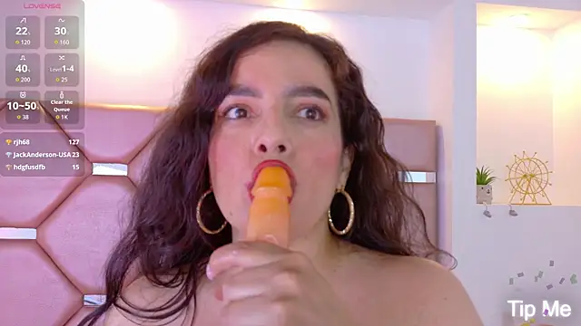 Snapshot of miiaa_collins_ chatting on 04.19.26 miiaa collins online show from 04.19.26
