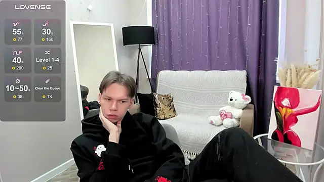 Snapshot of EliotMars chatting on 05.12.26 EliotMars online show from 05.12.26