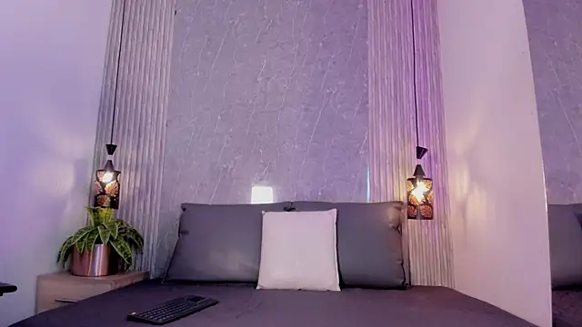Snapshot of Charlotte_fuentes chatting on 05.03.26 Charlotte fuentes online show from 05.03.26