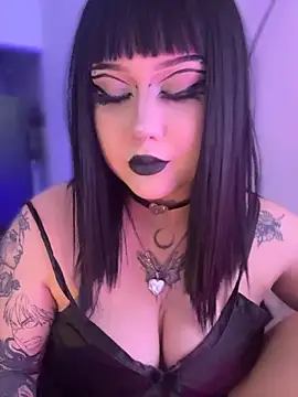 Snapshot of LilithVamp chatting on 04.30.26 LilithVamp online show from 04.30.26