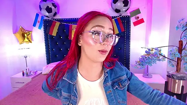 Snapshot of Amelie_adams chatting on 06.15.26 Amelie adams online show from 06.15.26