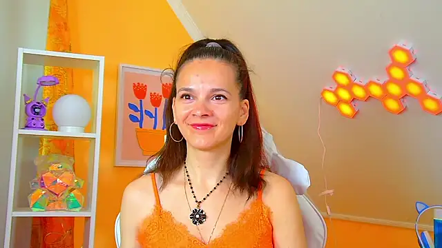 Snapshot of LeonaLane chatting on 05.14.26 LeonaLane online show from 05.14.26
