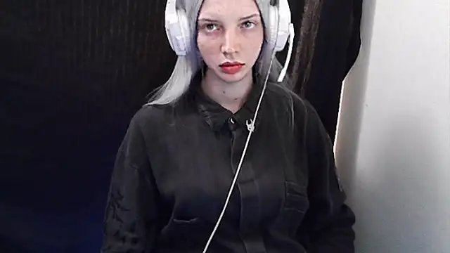 Crimson Lady online show from 05.31.26