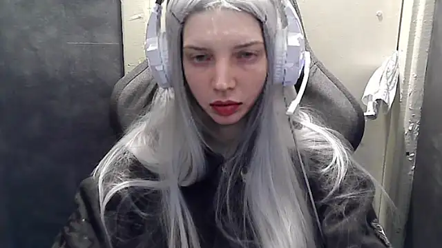 Snapshot of Crimson_Lady chatting on 06.12.26 Crimson Lady online show from 06.12.26