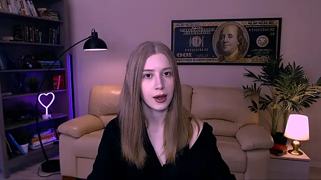 Snapshot of cheeky_chick chatting on 05.16.26 cheeky chick online show from 05.16.26