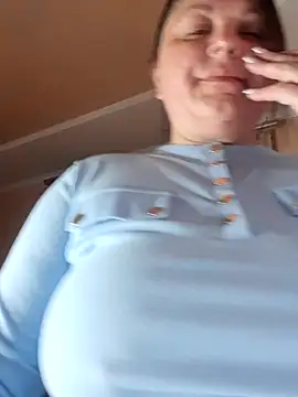 Snapshot of Dear_Natalia chatting on 05.18.26 Dear Natalia online show from 05.18.26