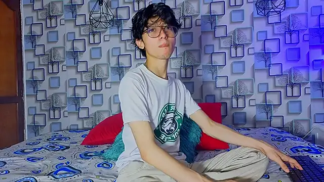 Twink Sebas7 online show from 04.12.26