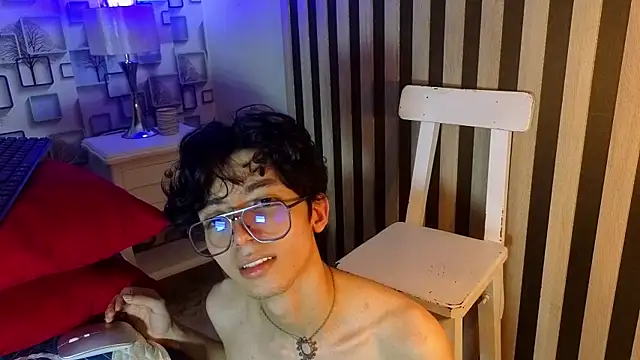 Twink Sebas7 online show from 04.15.26