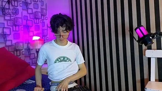 Snapshot of Twink_Sebas7 chatting on 04.19.26 Twink Sebas7 online show from 04.19.26