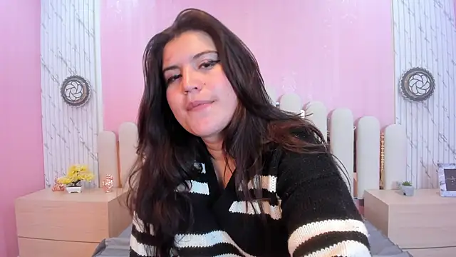 Snapshot of Samantha_Cooper__ chatting on 04.15.26 Samantha Cooper online show from 04.15.26