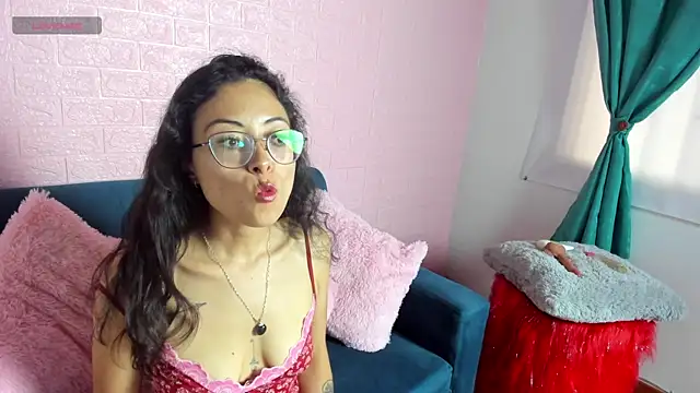 Snapshot of Kat_santana chatting on 04.13.26 Kat santana online show from 04.13.26