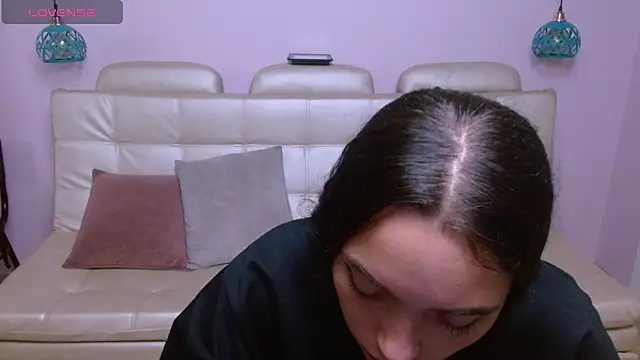 Snapshot of Marianne_Cam chatting on 04.16.26 Marianne Cam online show from 04.16.26