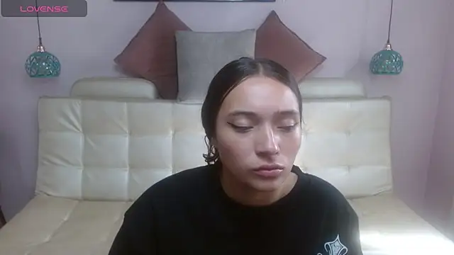 Snapshot of Marianne_Cam chatting on 04.20.26 Marianne Cam online show from 04.20.26