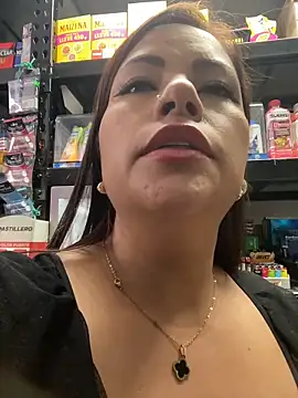 Snapshot of MIA_ROSSEEE chatting on 06.19.26 MIA ROSSEEE online show from 06.19.26
