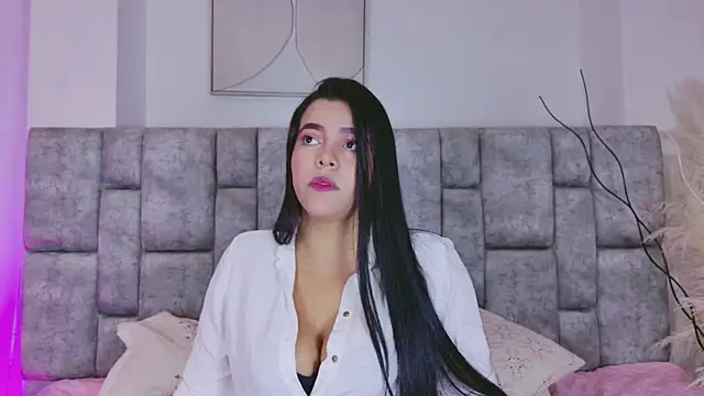 Snapshot of FloraKamelia chatting on 04.10.26 FloraKamelia online show from 04.10.26