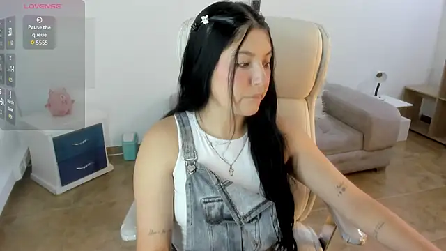 Snapshot of Celestee_21 chatting on 04.16.26 Celestee 21 online show from 04.16.26