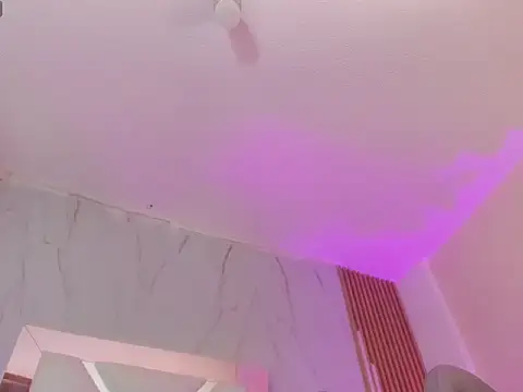 Snapshot of sweett_sophie1 chatting on 04.14.26 sweett sophie1 online show from 04.14.26