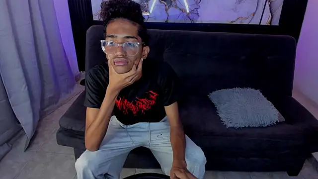 triiangel latinboy online show from 05.27.26