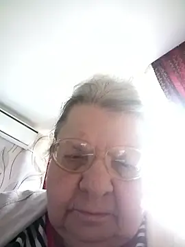 Snapshot of MartaMia68 chatting on 04.25.26 MartaMia68 online show from 04.25.26