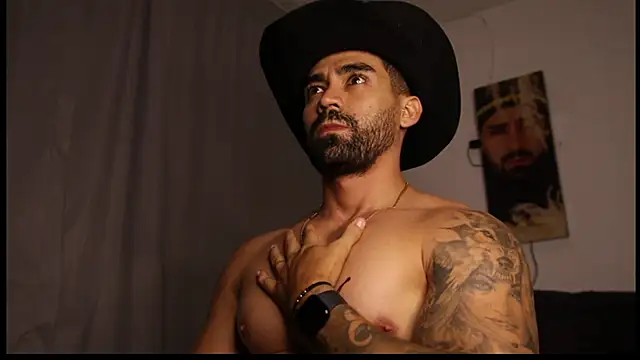 Snapshot of miike_smit chatting on 04.14.26 miike smit online show from 04.14.26