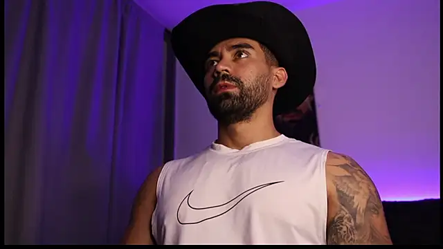 Snapshot of miike_smit chatting on 04.15.26 miike smit online show from 04.15.26