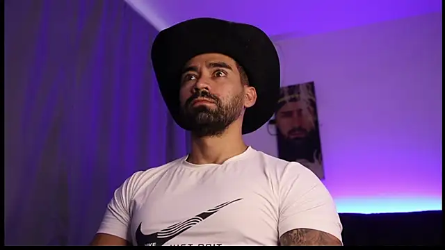 Snapshot of miike_smit chatting on 04.16.26 miike smit online show from 04.16.26