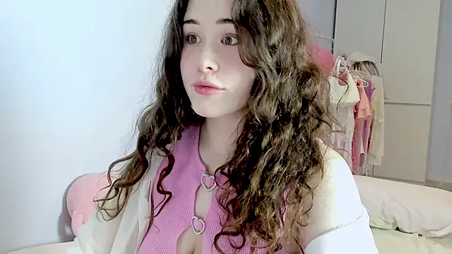 Snapshot of ChloeBlisss chatting on 05.27.26 ChloeBlisss online show from 05.27.26