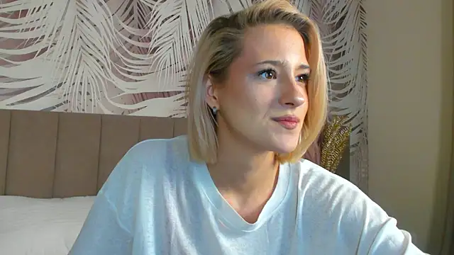 Snapshot of Lizzyvega chatting on 04.17.26 Lizzyvega online show from 04.17.26