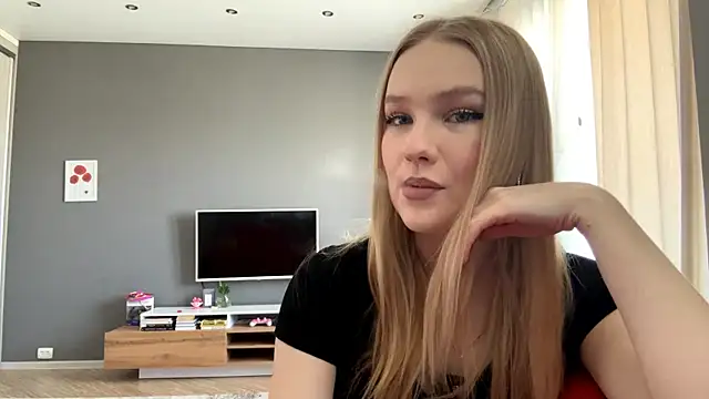 Snapshot of PlasaRima chatting on 05.19.26 PlasaRima online show from 05.19.26