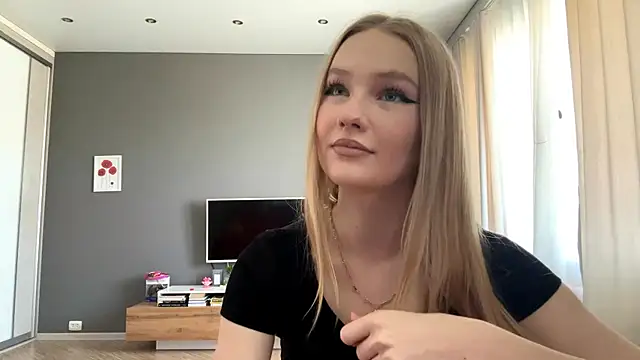 Snapshot of PlasaRima chatting on 05.19.26 PlasaRima online show from 05.19.26