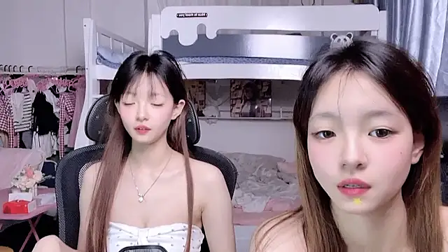 Snapshot of xiaoqiao-daqiao chatting on 04.21.26 xiaoqiao-daqiao online show from 04.21.26