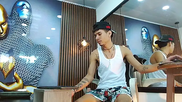 Snapshot of Skinny_cute_Alyer chatting on 05.08.26 Skinny cute Alyer online show from 05.08.26