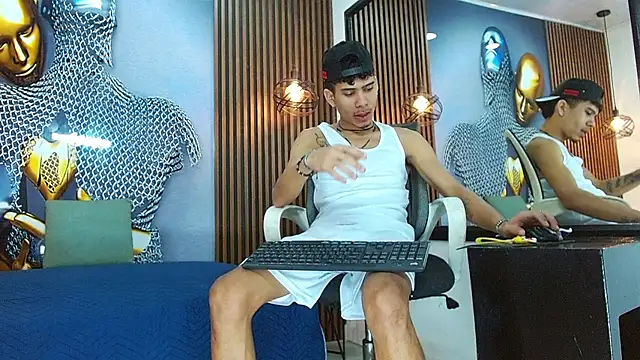 Snapshot of Skinny_cute_Alyer chatting on 05.12.26 Skinny cute Alyer online show from 05.12.26