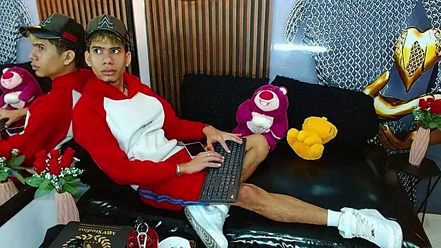 Snapshot of Skinny_cute_Alyer chatting on 06.24.26 Skinny cute Alyer online show from 06.24.26